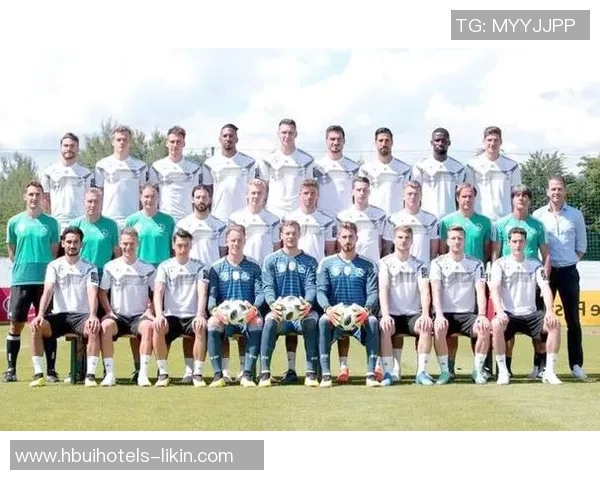 德国6号足球明星的辉煌历程与成就揭秘